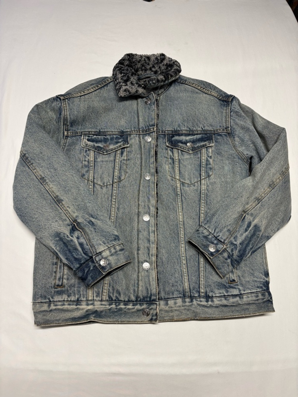 We The Free Wild Ones Sherpa
Lined trucker denim jacket
Casual Cozy Boho Leopard